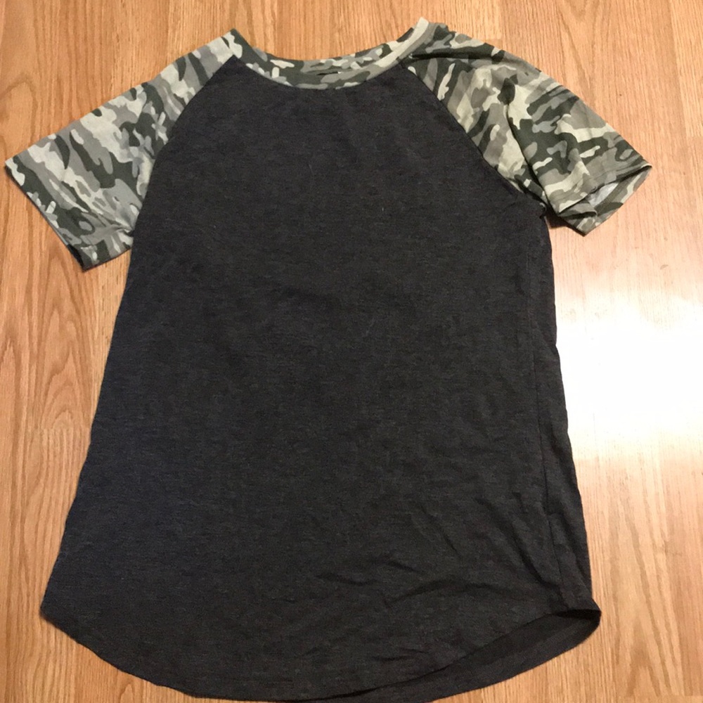 Gray Camo Sleeve Short Sleeve Raglan